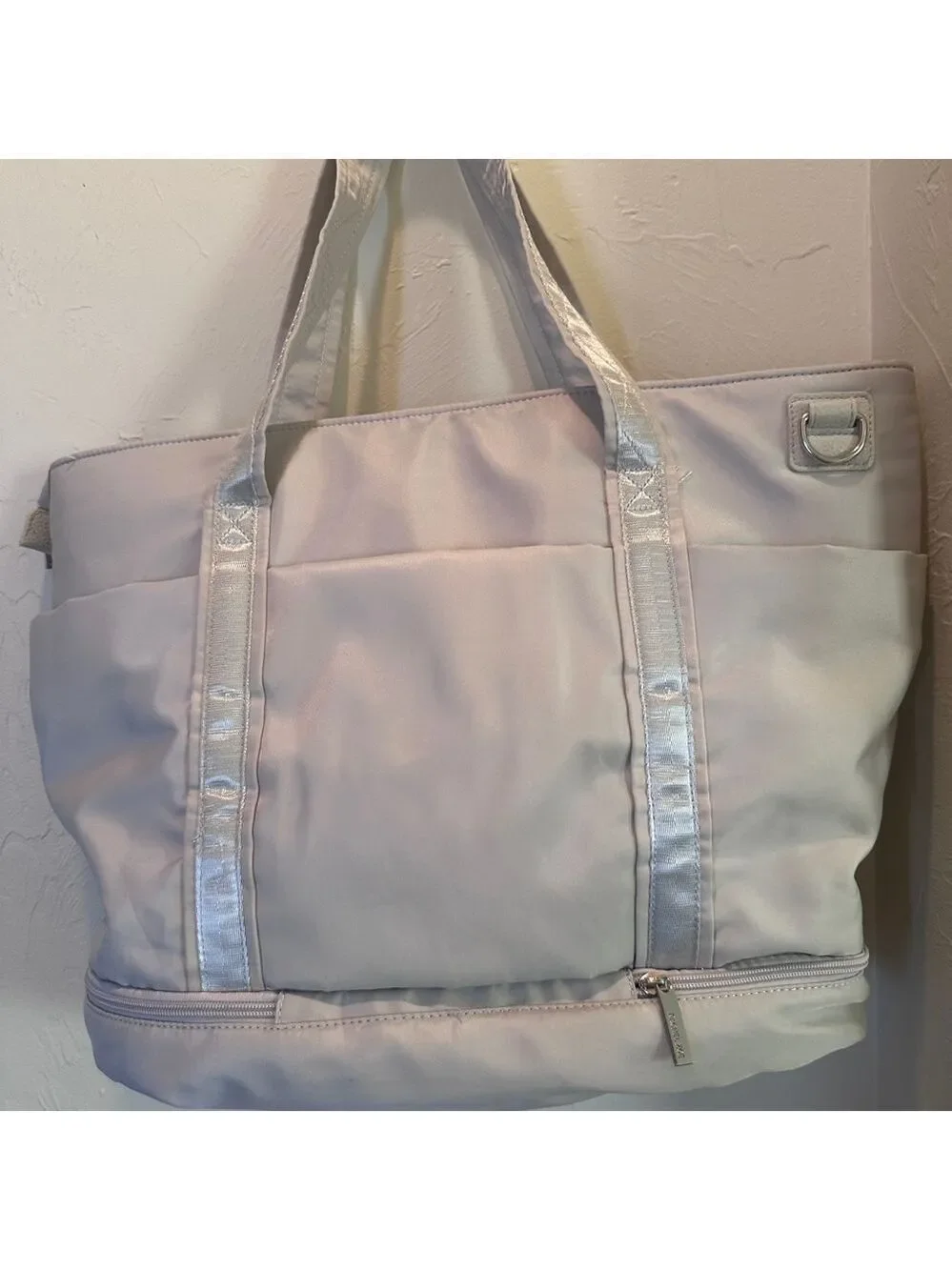 Rachel Zoe Travel Tote with Matching Accessory Bag in Excellent Condition